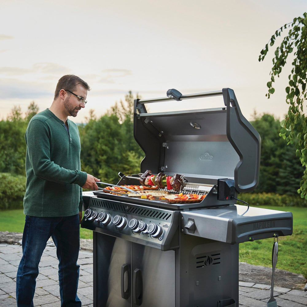 Napoleon Rogue SE 625 RSIB Gas Barbecue
